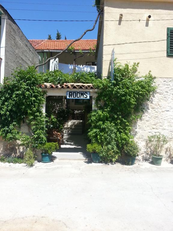 Apartments Darinka Skradin Camera foto