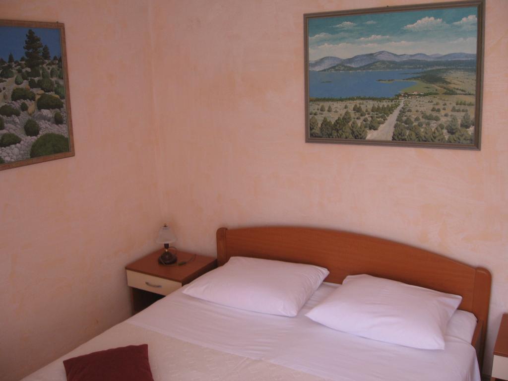 Apartments Darinka Skradin Esterno foto